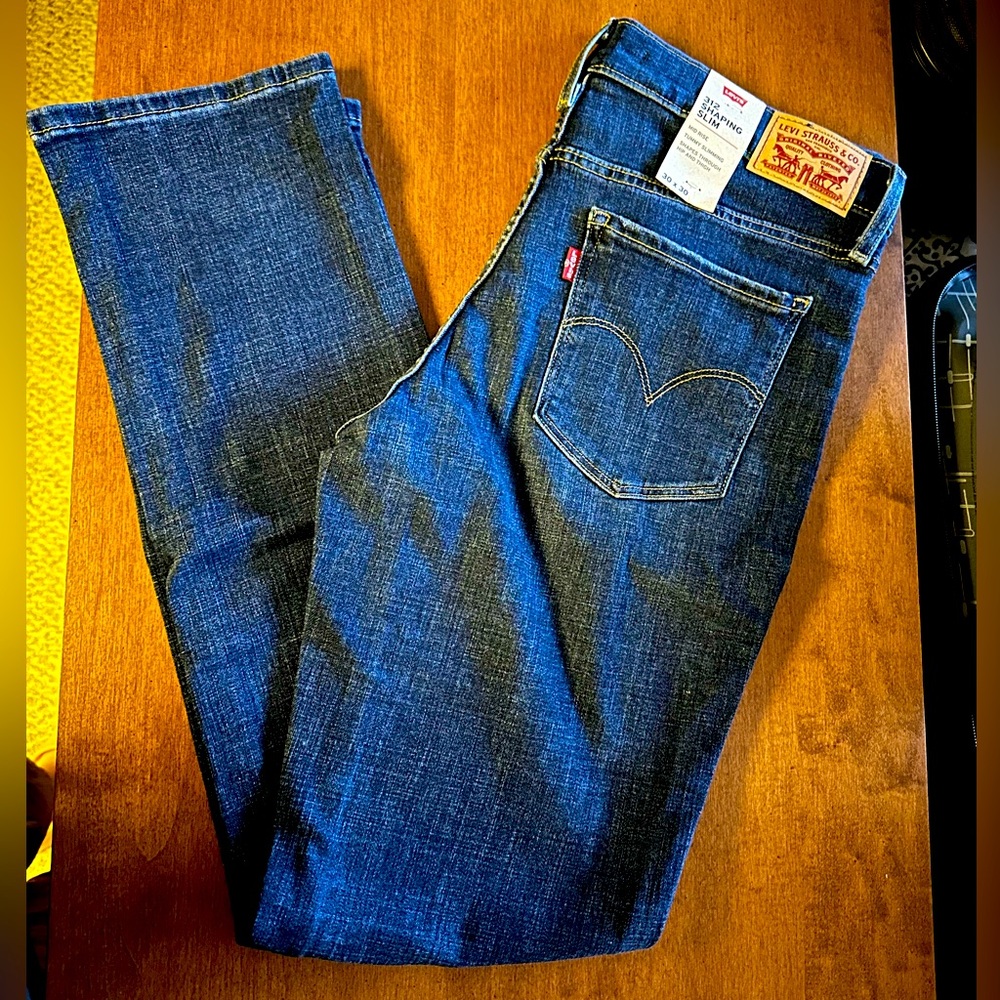 Brand new Levi’s 312 Shaping Slim women’s Jeans. Med/dark wash. Size 30/30. - Picture 1 of 8
